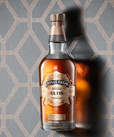 Rượu Chivas Regal Ultis