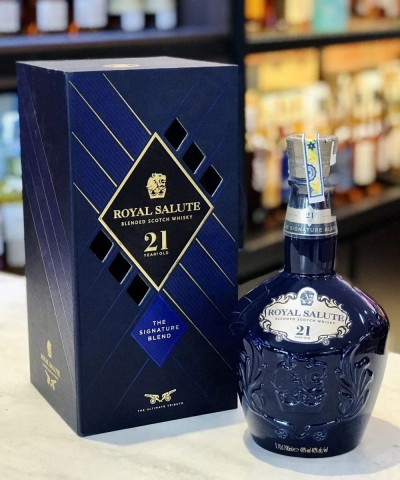 Rượu Chivas 21