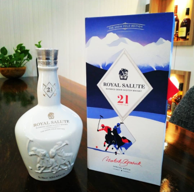 Rượu Chivas 21 The Snow Polo