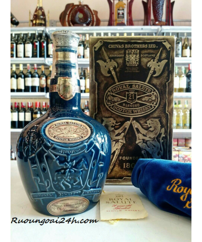 Rượu Royal Salute 21 Years Old Blue Flagon