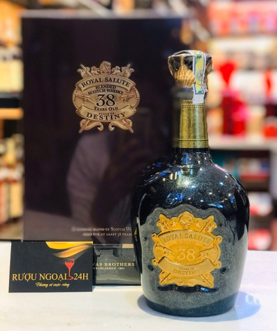 Rượu Chivas 38 Royal Salute