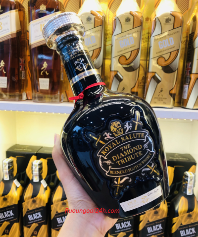 Chivas Royal Salute 21 Year Old Diamond Tribute